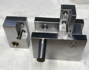 かしめ治具